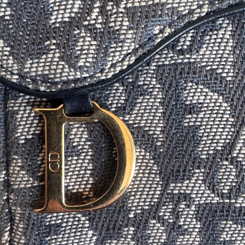 Dior Black and Cream Crossbody Bag
Faded from sun exposure - Picture 3 of 3